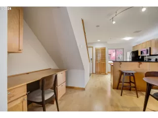 Photo #6: 24286306 Listing