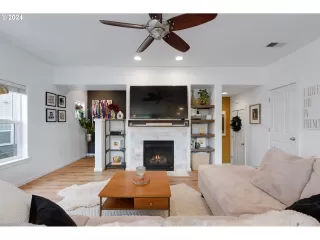 Photo #6: 24286367 Listing