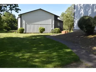 Photo #4: 24286479 Listing