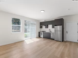 Photo #1: 24286749 Listing