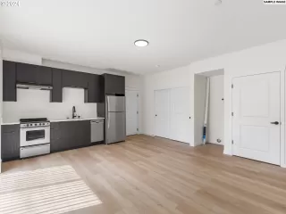 Photo #2: 24286749 Listing