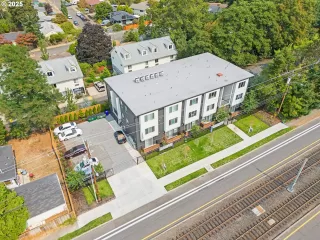 Photo #4: 24286749 Listing