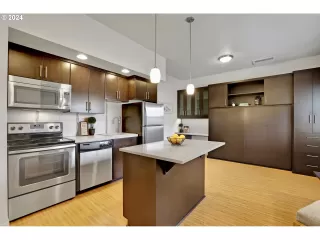 Photo #3: 24287319 Listing