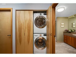 Photo #1: 24288531 Listing