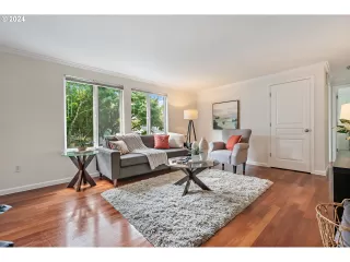 Photo #6: 24288673 Listing