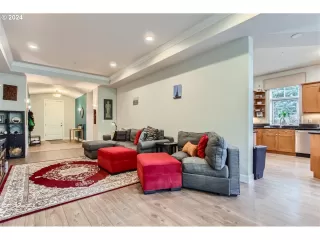 Photo #4: 24289529 Listing