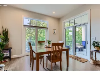 Photo #5: 24289529 Listing