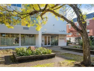 Photo #1: 24290774 Listing 