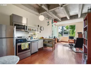 Photo #3: 24290774 Listing 