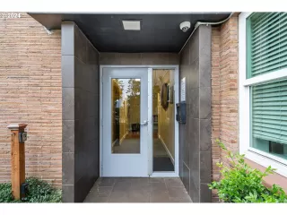 Photo #2: 24291783 Listing