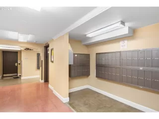 Photo #3: 24291783 Listing