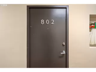 Photo #5: 24291783 Listing