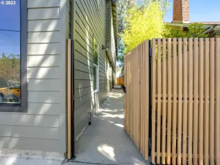 Photo #2: 24292648 Listing