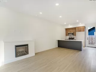 Photo #2: 24292843 Listing 