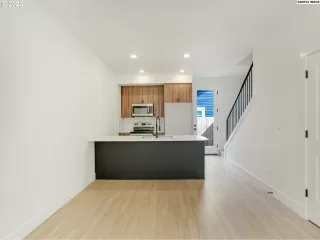 Photo #3: 24292843 Listing 