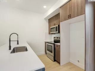 Photo #6: 24292843 Listing 