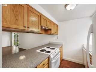 Photo #1: 24293286 Listing