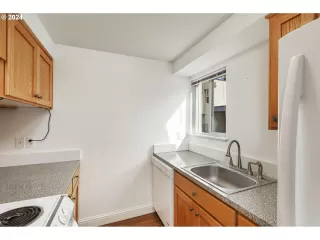 Photo #2: 24293286 Listing