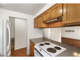 Photo #3: 24293286 Listing