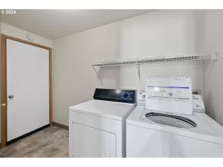 Photo #3: 24294635 Listing