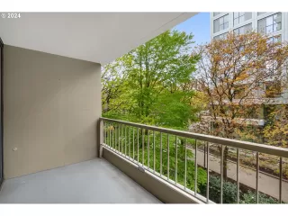 Photo #3: 24295359 Listing 