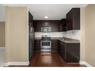 Photo #6: 24295359 Listing 