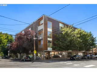 More Details about MLS # 24295555 : 915 SE 35TH AVE 208