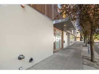 Photo #4: 24295555 Listing 