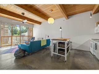 Photo #5: 24295555 Listing 