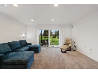 Photo #2: 24295829 Listing 