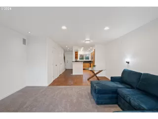 Photo #5: 24295829 Listing 