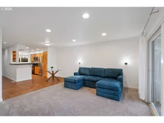 Photo #6: 24295829 Listing 