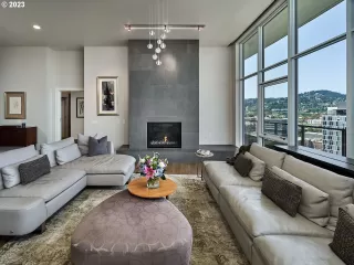 Photo #6: 24296170 Listing