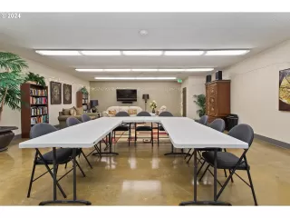 Photo #4: 24297291 Listing