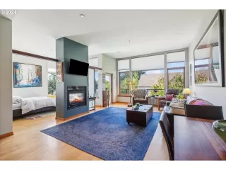 Photo #6: 24298164 Listing