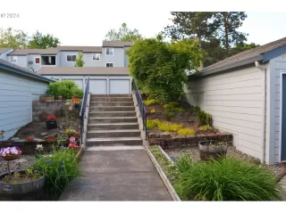 Photo #1: 24298503 Listing