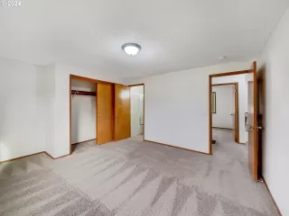 Photo #4: 24298714 Listing