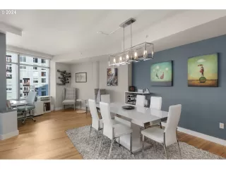 Photo #3: 24299400 Listing