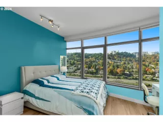 Photo #6: 24299400 Listing