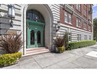 Photo #1: 24299512 Listing