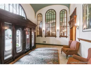 Photo #2: 24299512 Listing