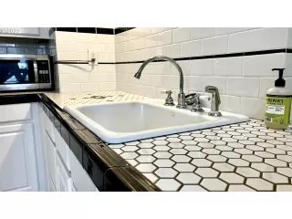 Photo #6: 24299512 Listing