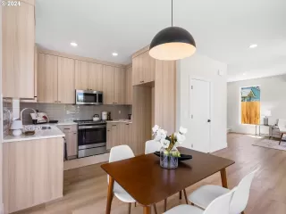 Photo #4: 24299689 Listing