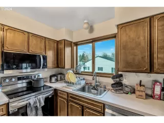 Photo #1: 24299950 Listing