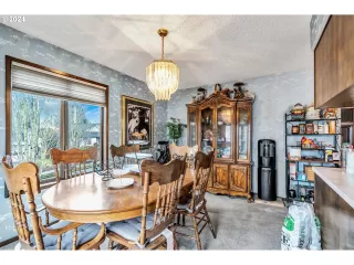 Photo #4: 24299950 Listing