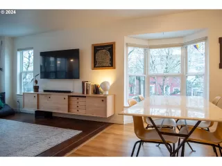 Photo #2: 24300332 Listing