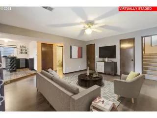 Photo #3: 24301141 Listing