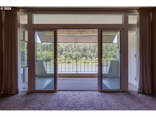 Photo #6: 24301144 Listing