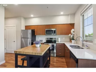 Photo #1: 24302307 Listing 