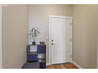 Photo #4: 24302307 Listing 